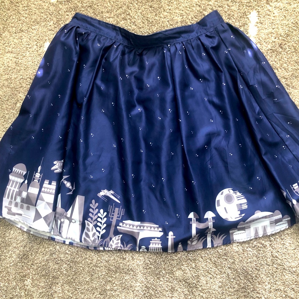 Retired Her Universe/Disney Parks Star Wars Small World skirt